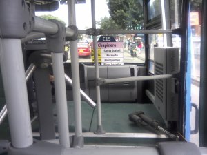 Las rutas son circulares y se distinguen por números. Esta es la C-15, con destino a Chapinero, Parque de Lourdes. (Foto: Guillermo Camacho-Cabrera)