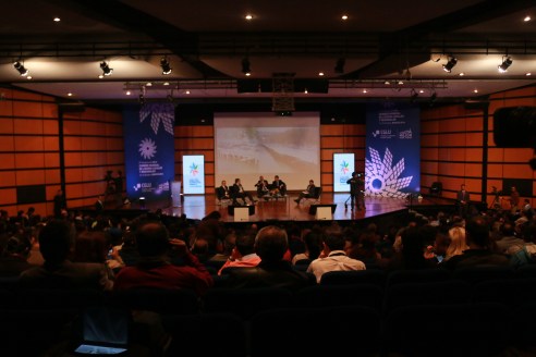Alcaldes de Bruselas, Bilbao, Bogotá y Quito en panel sobre movilidad sostenible, moderado por el Secretario de Movilidad de Bogotá (foto: Secretaría de Movilidad)